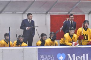 Po dviejų kėlinių pirmavusi Lietuvos jaunimo ledo ritulio rinktinė lemiamu metu neatsilaikė prieš britus