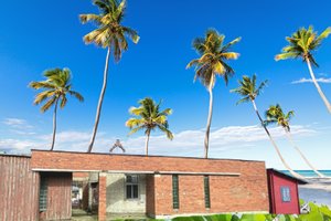 Tualetas Nidoje parduotas: kaina – kaip 180 kv. m apartamentų Ispanijos kurorte, su vaizdu į jūrą ir baseinu