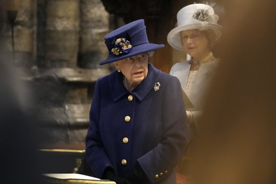 Karalienė Elizabeth II asmeniškai susitiko su Omano sultonu