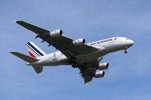 Prancūzija nuo šeštadienio uždraus nebūtinas keliones į JK ir iš jos