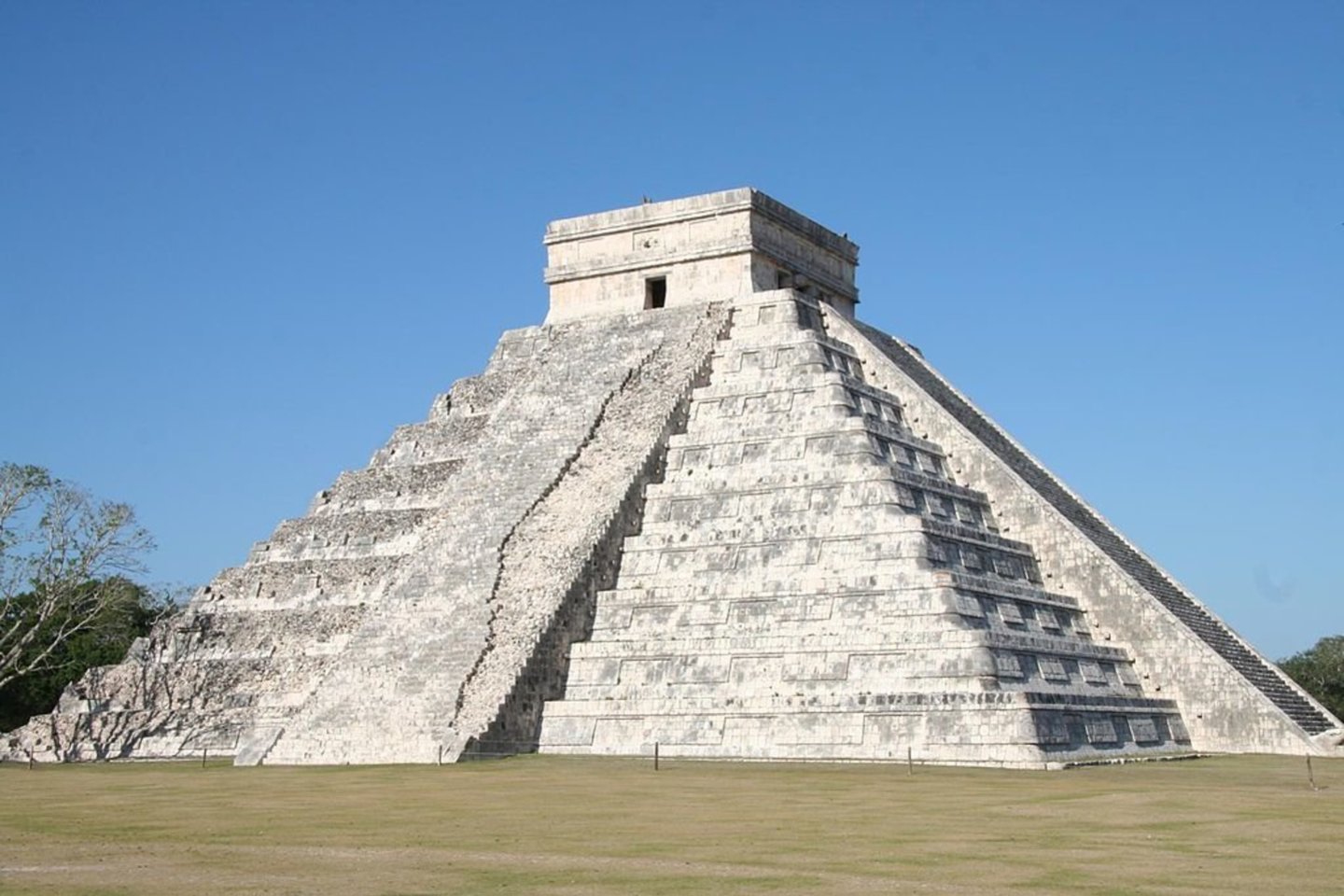  El Castillo piramidė.<br>  Wikimedia Commons.