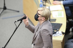 Jautraus klausimo iš S. Skvernelio sulaukusi I. Šimonytė: jūs labai gerai suprantate, kaip aš jaučiuosi