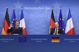 ES grasina Rusijai sankcijomis, tačiau viliasi karo išvengti naujomis derybomis