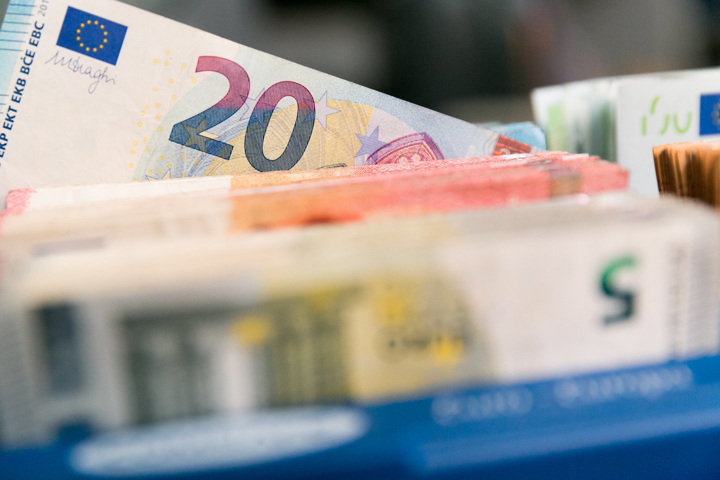 Loterijų pajamos per metus siekia apie 100 mln. eurų, kai azartinių lošimų pajamos viršija 1 mlrd. eurų.<br>T.Bauro nuotr.