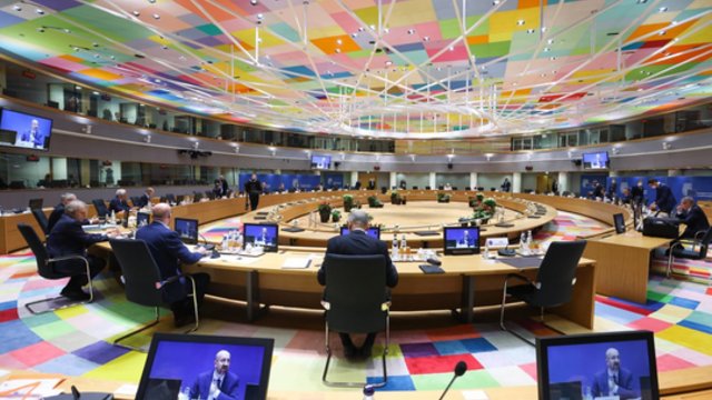 ES nesutaria, kada skelbti sankcijas Maskvai: baiminasi, kad išankstiniai veiksmai galėtų paskatinti ataką