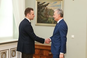 G. Nausėdai žeriant vis daugiau kritikos ministrams G. Landsbergis švelnina situaciją: santykius vadina gerais