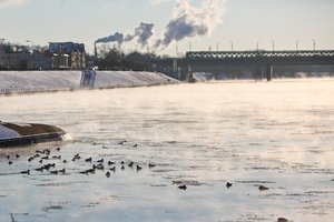 Netrukus užklups staigios orų permainos: temperatūra kris iki 13 laipsnių šalčio, grįš sniegas