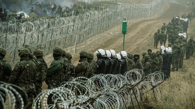 Lenkijos kariuomenėje dezertyravimo atvejis: nuogas karys prašėsi prieglobsčio Baltarusijoje