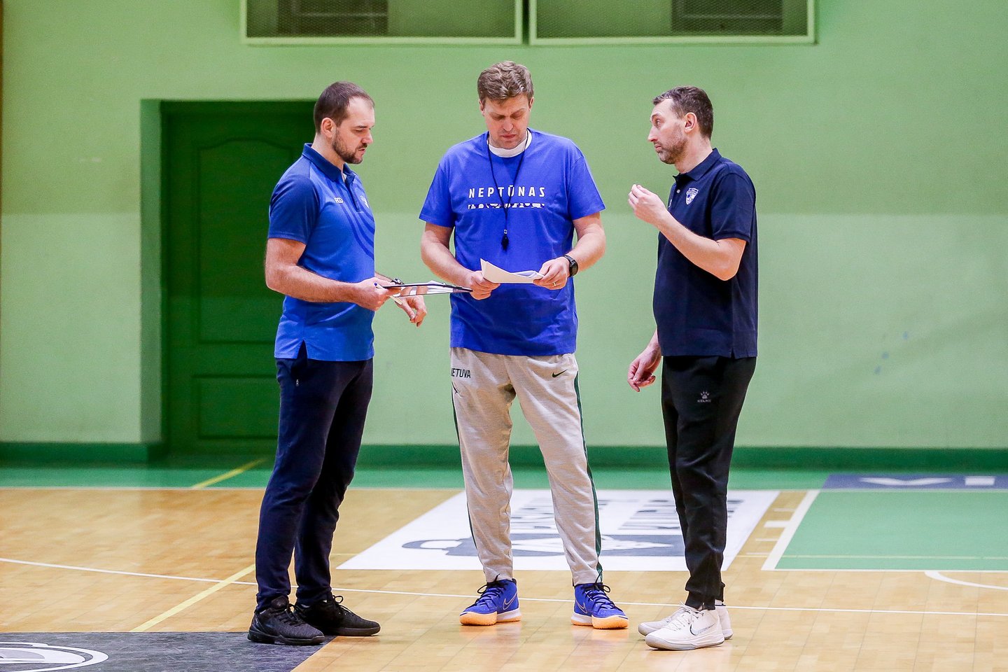  Dainius Adomaitis jau surengė pirmąją treniruotę su uostamiesčio krepšininkais.<br>M.Baranausko/bcneptunas.lt nuotr.