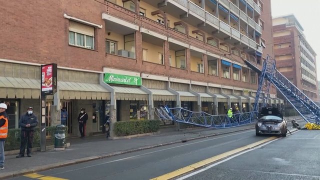Nelaimė Italijoje: nukritus statybiniam kranui žuvo trys žmonės