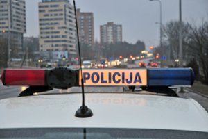 Du chuliganai išmetė panevėžietį iš jo automobilio: transporto priemonę pasisavino