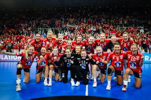 Pasaulio sporto savaitė: Norvegijos rankininkių triumfas, „Bayern“ spurtas prieš žiemos pertrauką ir su trenksmu grįžtantis COVID-19