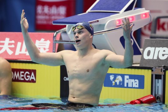 Lietuvos plaukikų estafetė pasaulio čempionate liko aštunta, o aukso medalius pasidalino dvi rinktinės