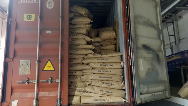Sulaikyta beveik trijų milijonų eurų vertės kontrabanda: rūkalai slėpti į Filipinus gabentame krovinyje