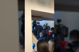 Po konservatorių ultimatumo – Ž. Pavilionio žygis Seimo koridoriais: spruko nuo žurnalistų klausimų