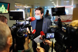 T. Tomilinui apkaltinus V. Valkiūną Seime jam smogus į krūtinę – policijos sprendimas pradėti tyrimą