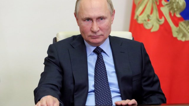 V. Putinas žada atsakyti į „nedraugiškus“ Vakarų veiksmus: imsimės karinių-techninių priemonių