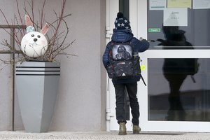 Vyriausybė palaimino mokyklų tinklo pertvarką: bus naikinamos jungtinės klasės, mažesnės mokyklos taps didesniųjų padaliniais