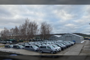 Lietuvos kariuomenei perduoti sunkvežimiai ir mikroautobusai