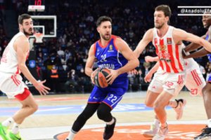 V. Micičiaus įpūdinga rungtynių pabaiga išgelbėjo „Anadolu Efes“ ekipą nuo pralaimėjimo namuose