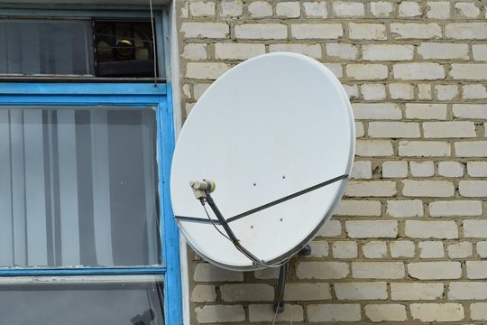 ES palydovų operatorė „Eutelsat“ išjungė vieno Rusijos kanalo transliacijas