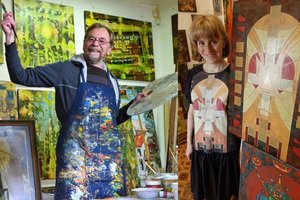 Klaipėdietė kuprines ir krepšius puošia savo vyro kūrinių atspaudais