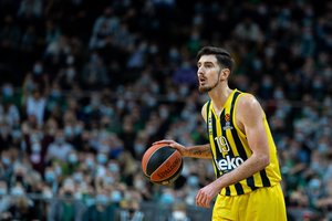 „Fenerbahce“ ne tik pralaimėjo, tačiau ilgam prarado du svarbiausius žaidėjus – N. De Colo net lūžo riešas