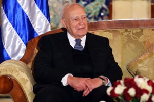 Būdamas 92 metų mirė Graikijos eksprezidentas Karolas Papulijas