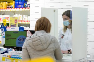 Pandeminės šventės: lietuviai vaistinėse graibstė vieną prekę