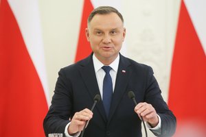 Lenkijos prezidentas vetavo kontroversišką įstatymą dėl žiniasklaidos priemonių valdymo