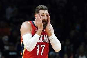 2022-ųjų startas: Jono Valančiūno „Pelicans“ laukia akistata Milvokyje su NBA čempionais