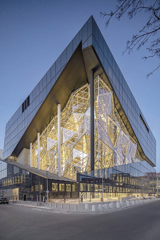 Su garsia Nyderlandų architektų grupe OMA Anastasija suprojektavo biblioteką Dohoje, Katare, ir Axelio Springerio SE leidybos grupės biurą Berlyne.