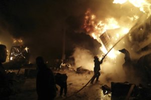 Izraelio aviacija smogė Latakijos uostui Sirijoje ir sukėlė didelį gaisrą