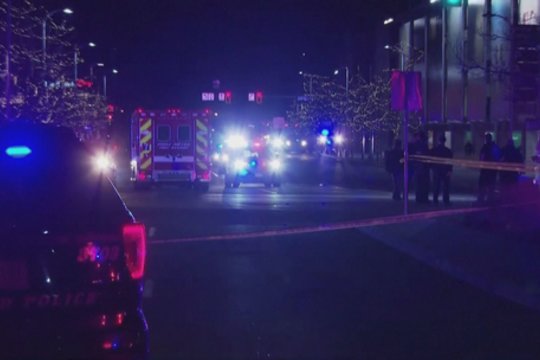 Šaudymo incidentų metu žuvo JAV pareigūnas ir įtariamasis: nusikaltimų motyvai nežinomi