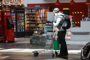 Atskleidė griežto karantino sąlygas: būtų galima įsigyti maisto, vaistų, teikiamos tik būtinos paslaugos