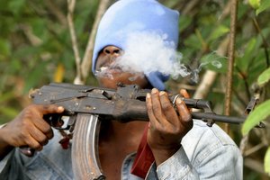 JAV po žudynių Mianmare ragina skelbti šaliai ginklų embargą