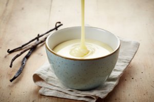 Du skanėstai iš sutirštinto pieno, kuriems neatsispirs nė vienas smaližius