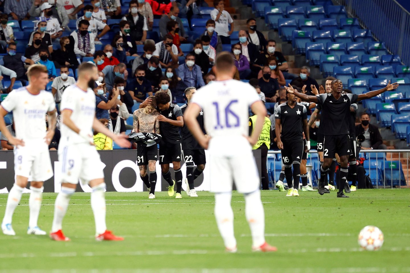 Madrido „Real“ komandoje įsisuko koronavirusas.<br>AFP/Scanpix nuotr.