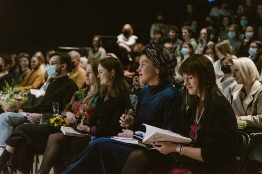 „Women are Poems. Lietuva“: kuriančių moterų bendruomenė pristatė 100 Lietuvos metų apimančią poezijos knygą