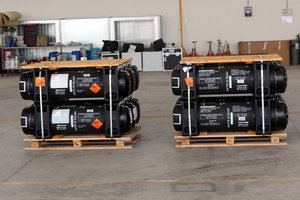 Estija planuoja perduoti Ukrainai prieštankinių raketų ir haubicų