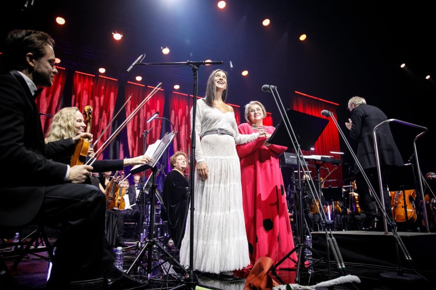  Naujųjų metų išvakarėse koncertą surengė mama ir duktė - I.Milkevičiūtė ir A.Grigorian.<br> Rengėjų nuotr.