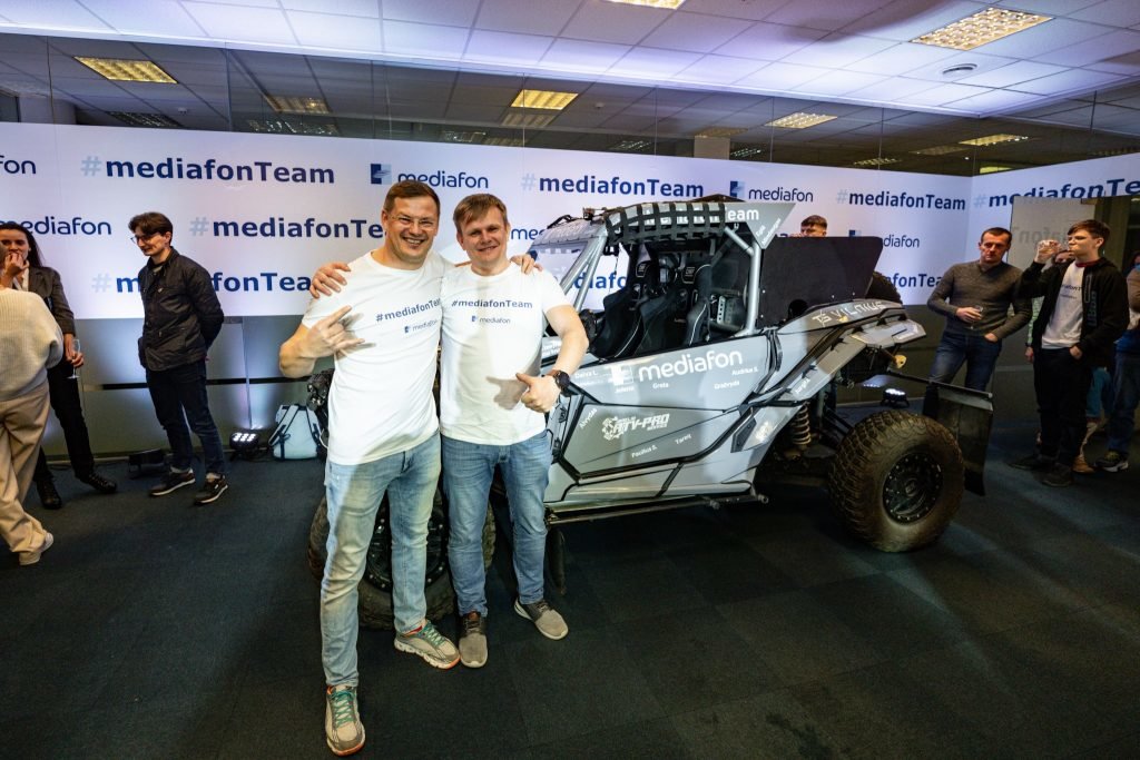  „Mediafon Team“ komanda prieš 2022 metų Dakaro ralį. A.Knežio („Mediafon Team“) nuotr.