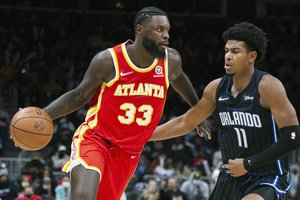 Lance'as Stephensonas grįžta į „Indiana Pacers“