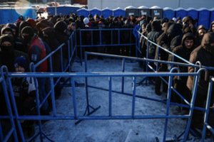 Šimtai migrantų vis dar įstrigę Baltarusijos-Lenkijos pasienyje