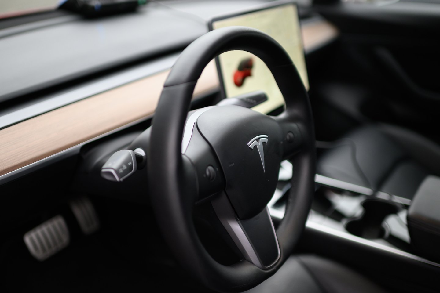 „Tesla“ sekmadienį pranešė, kad 2021 m. ji pristatė beveik milijoną transporto priemonių.<br>V.Skaraičio nuotr.