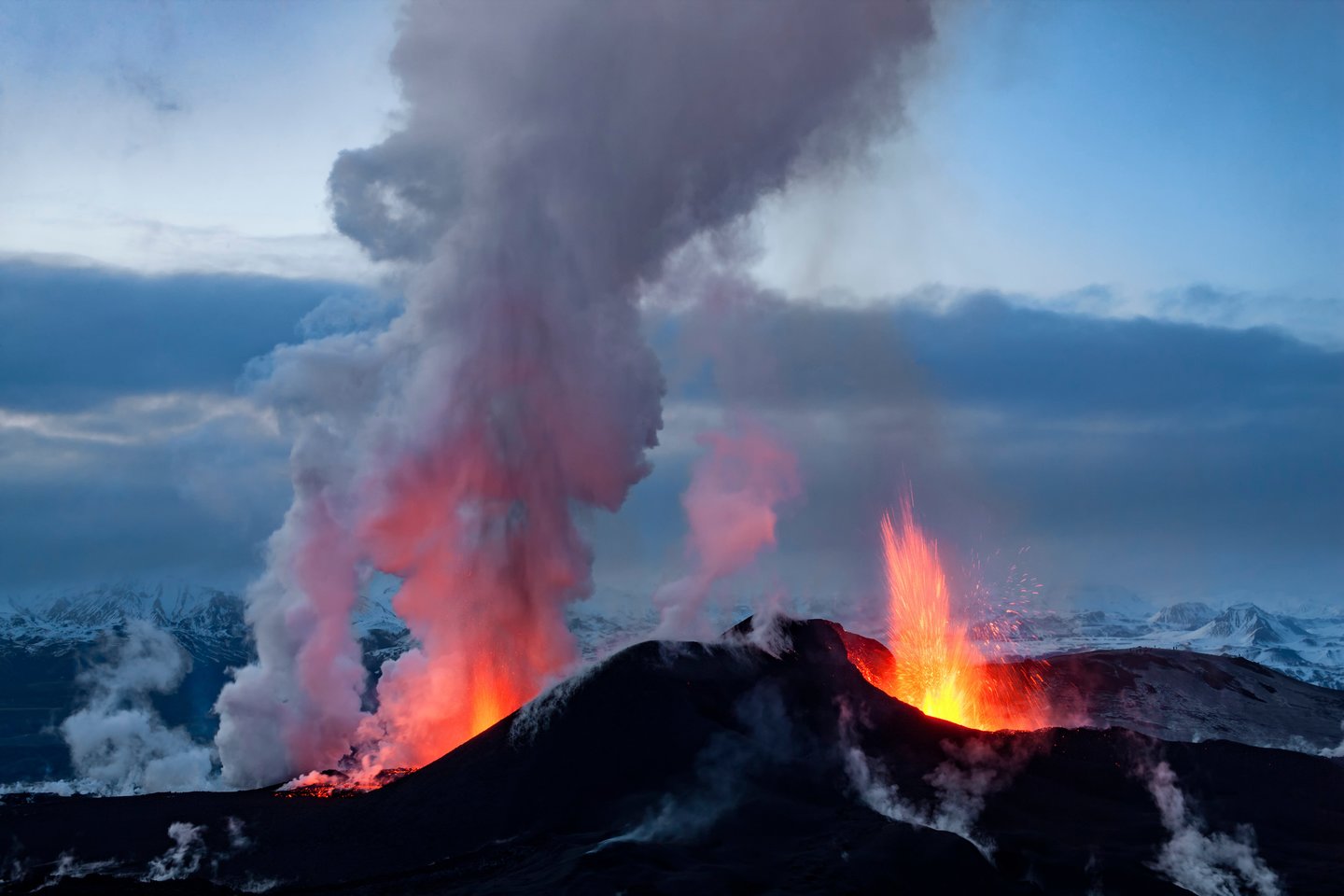  Mokslininkų rezultatai rodo, kad reti, milžiniški superišsiveržimai bei mažesni, dažnesni išsiveržimai atspindi svarbių vulkanizmą veikiančių jėgų transformaciją.<br>  123rf nuotr.
