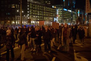 Visoje Vokietijoje prieš COVID-19 priemones protestavo per 20 tūkst. žmonių