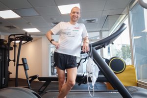 Nepaisydamas kino filmo scenarijaus vertos kelionės A. Sorokinas medžios 12 val. bėgimo rekordą Izraelyje