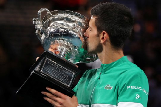 Australija nusileido teniso čempionui: Novakui Džokovičiui pritaikyta išimtis dėl COVID-19 skiepo