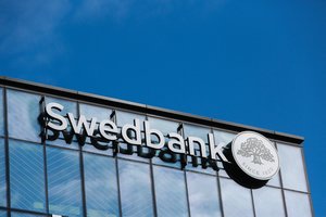 Buvusi Švedijos banko „Swedbank“ vadovė stos prieš teismą